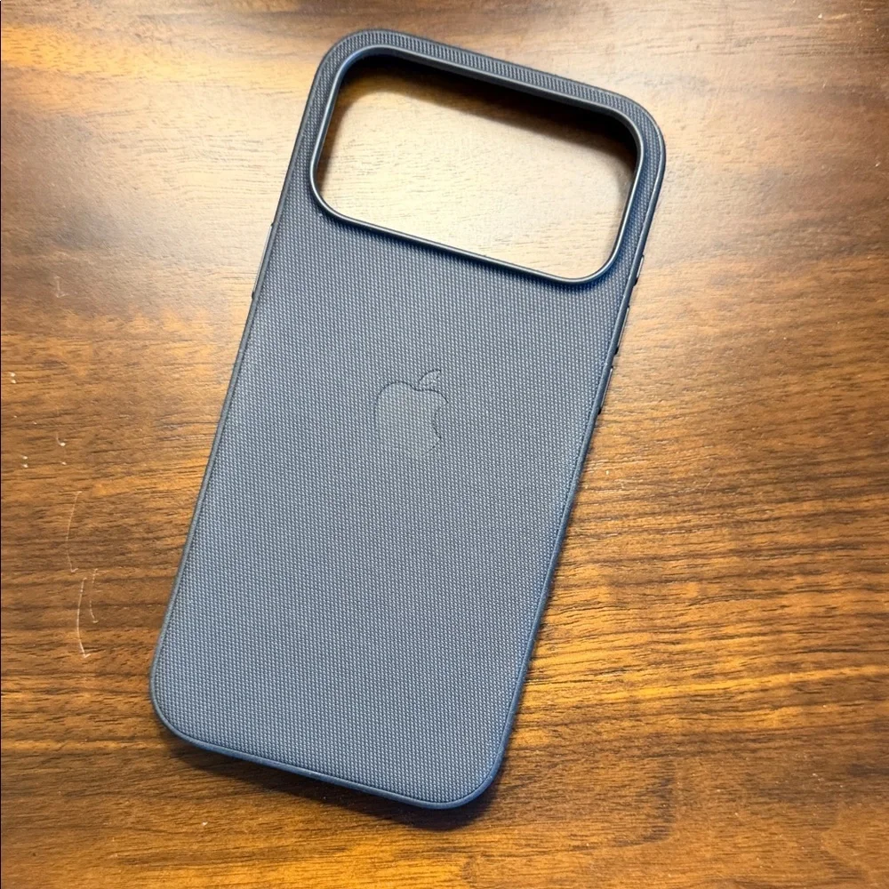 Apple Black iPhone 17 Pro Max Tech Woven Case